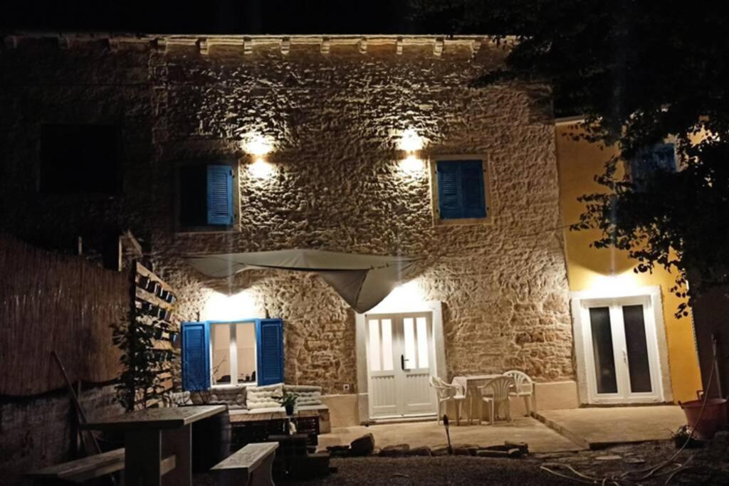 Casa Di Pietra Matelici Villa Divsici Exterior photo